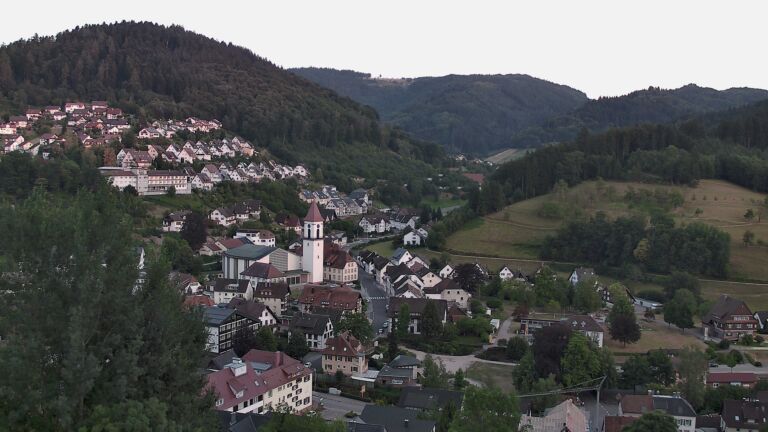 Dieses Bild zeigt eine Webcam-Aufnahme von Ottenhöfen, aufgenommen am Samstag, den 18.07.2026 um 21:00 Uhr