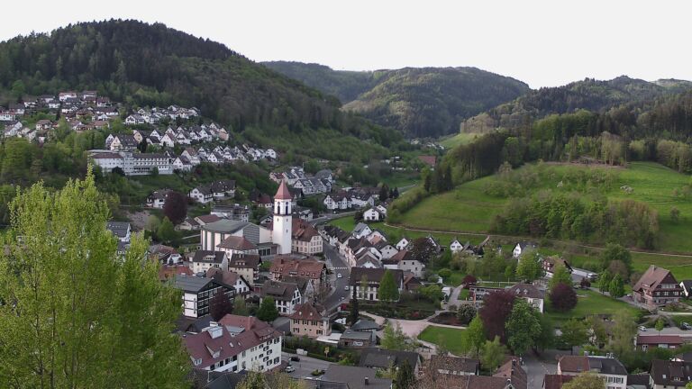 Dieses Bild zeigt eine Webcam-Aufnahme von Ottenhöfen, aufgenommen am Dienstag, den 28.04.2026 um 07:20 Uhr