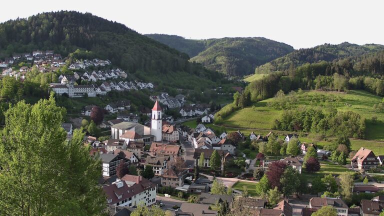 Dieses Bild zeigt eine Webcam-Aufnahme von Ottenhöfen, aufgenommen am Samstag, den 02.05.2026 um 07:40 Uhr