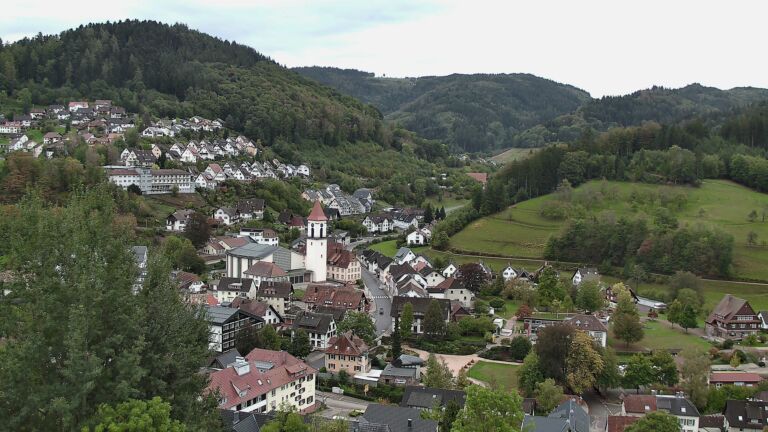 Dieses Bild zeigt eine Webcam-Aufnahme von Ottenhöfen, aufgenommen am Sonntag, den 11.10.2026 um 08:40 Uhr
