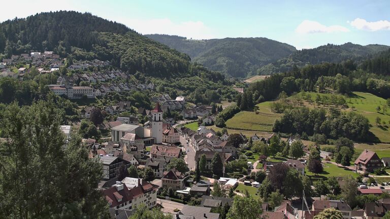 Dieses Bild zeigt eine Webcam-Aufnahme von Ottenhöfen, aufgenommen am Donnerstag, den 18.06.2026 um 11:20 Uhr