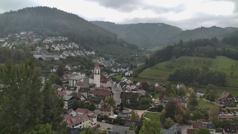 Dieses Bild zeigt eine Webcam-Aufnahme von Ottenhöfen, aufgenommen am Montag, den 19.10.2026 um 12:00 Uhr