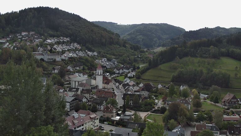 Dieses Bild zeigt eine Webcam-Aufnahme von Ottenhöfen, aufgenommen am Freitag, den 09.10.2026 um 12:30 Uhr