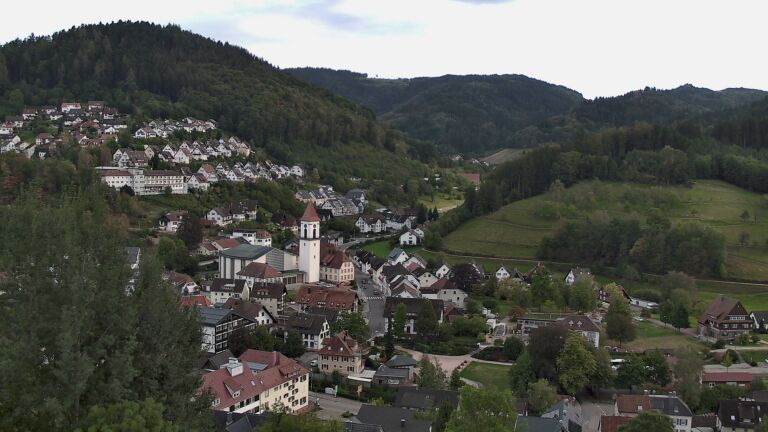 Dieses Bild zeigt eine Webcam-Aufnahme von Ottenhöfen, aufgenommen am Mittwoch, den 16.09.2026 um 17:30 Uhr