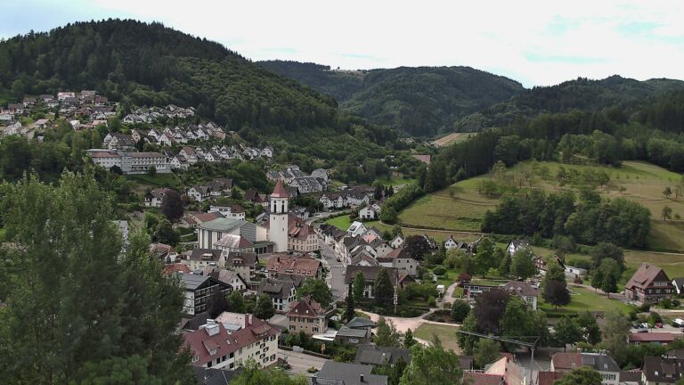 Dieses Bild zeigt eine Webcam-Aufnahme von Ottenhöfen, aufgenommen am Dienstag, den 07.07.2026 um 10:30 Uhr