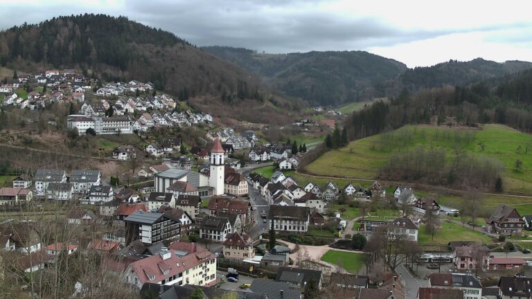 Dieses Bild zeigt eine Webcam-Aufnahme von Ottenhöfen, aufgenommen am Montag, den 16.03.2026 um 16:20 Uhr