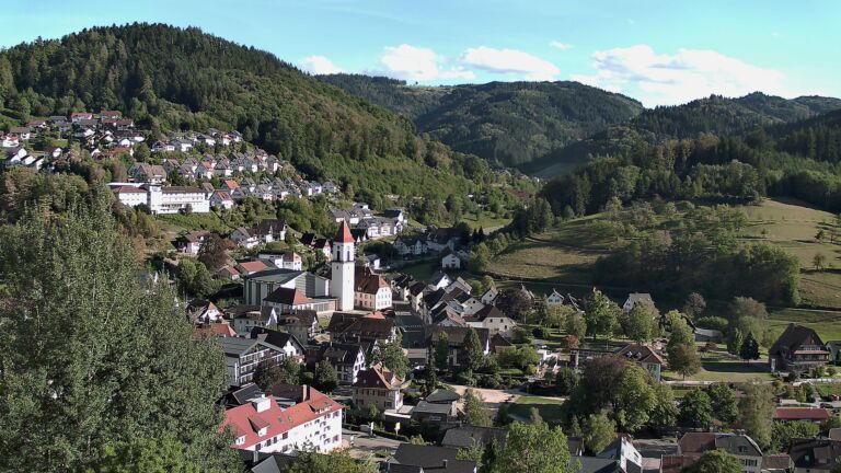 Dieses Bild zeigt eine Webcam-Aufnahme von Ottenhöfen, aufgenommen am Samstag, den 05.09.2026 um 17:40 Uhr