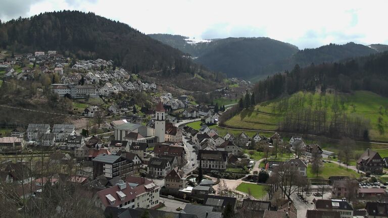 Dieses Bild zeigt eine Webcam-Aufnahme von Ottenhöfen, aufgenommen am Sonntag, den 29.03.2026 um 13:30 Uhr