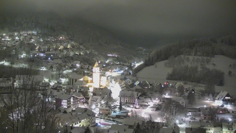 Dieses Bild zeigt eine Webcam-Aufnahme von Ottenhöfen, aufgenommen am Samstag, den 10.01.2026 um 19:30 Uhr