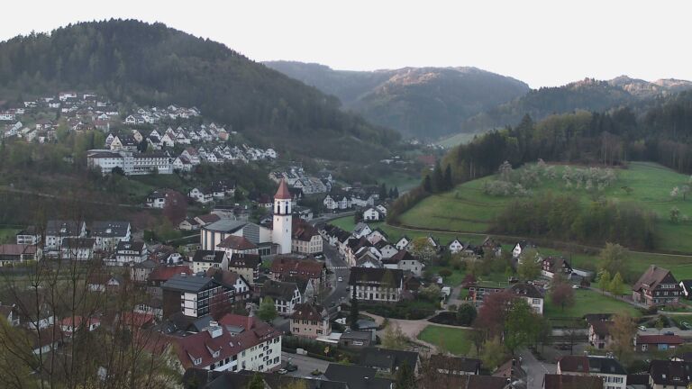 Dieses Bild zeigt eine Webcam-Aufnahme von Ottenhöfen, aufgenommen am Mittwoch, den 15.04.2026 um 07:20 Uhr