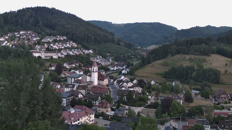 Dieses Bild zeigt eine Webcam-Aufnahme von Ottenhöfen, aufgenommen am Samstag, den 01.08.2026 um 20:50 Uhr