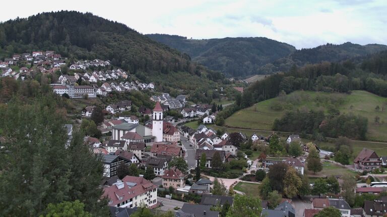 Dieses Bild zeigt eine Webcam-Aufnahme von Ottenhöfen, aufgenommen am Mittwoch, den 07.10.2026 um 18:30 Uhr