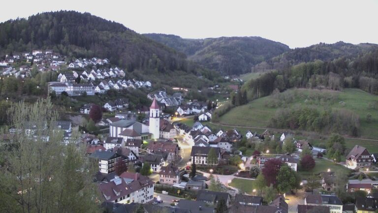 Dieses Bild zeigt eine Webcam-Aufnahme von Ottenhöfen, aufgenommen am Freitag, den 24.04.2026 um 05:50 Uhr