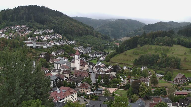Dieses Bild zeigt eine Webcam-Aufnahme von Ottenhöfen, aufgenommen am Mittwoch, den 16.09.2026 um 13:50 Uhr