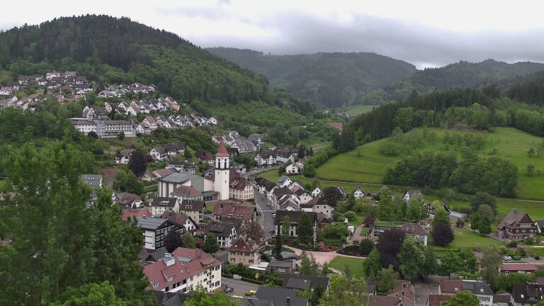 Dieses Bild zeigt eine Webcam-Aufnahme von Ottenhöfen, aufgenommen am Montag, den 11.05.2026 um 10:40 Uhr