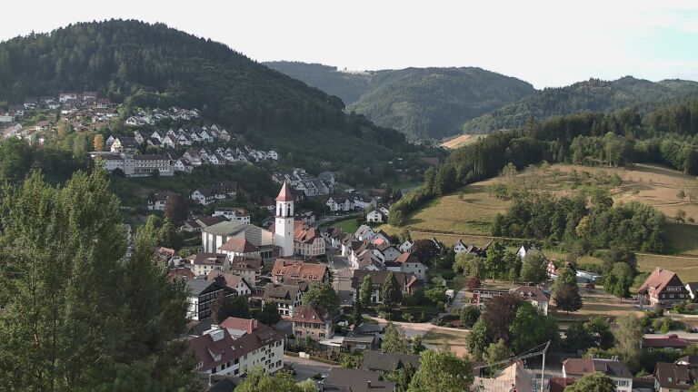 Dieses Bild zeigt eine Webcam-Aufnahme von Ottenhöfen, aufgenommen am Donnerstag, den 16.07.2026 um 07:50 Uhr