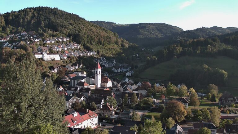 Dieses Bild zeigt eine Webcam-Aufnahme von Ottenhöfen, aufgenommen am Mittwoch, den 14.10.2026 um 17:30 Uhr