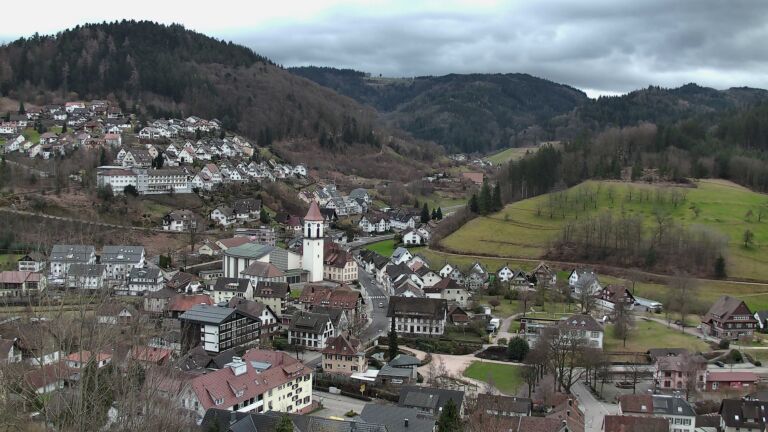 Dieses Bild zeigt eine Webcam-Aufnahme von Ottenhöfen, aufgenommen am Montag, den 23.02.2026 um 17:20 Uhr