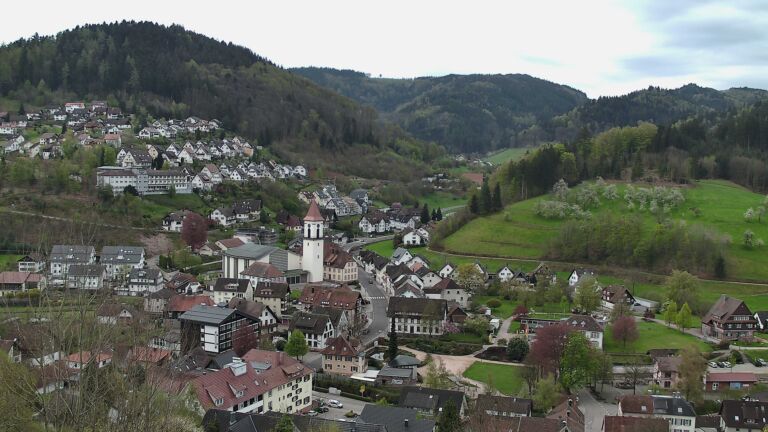 Dieses Bild zeigt eine Webcam-Aufnahme von Ottenhöfen, aufgenommen am Donnerstag, den 16.04.2026 um 08:30 Uhr