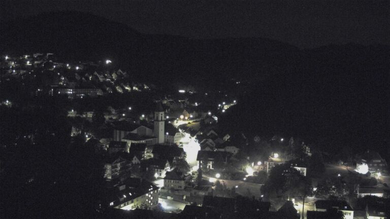 Dieses Bild zeigt eine Webcam-Aufnahme von Ottenhöfen, aufgenommen am Freitag, den 17.07.2026 um 00:30 Uhr