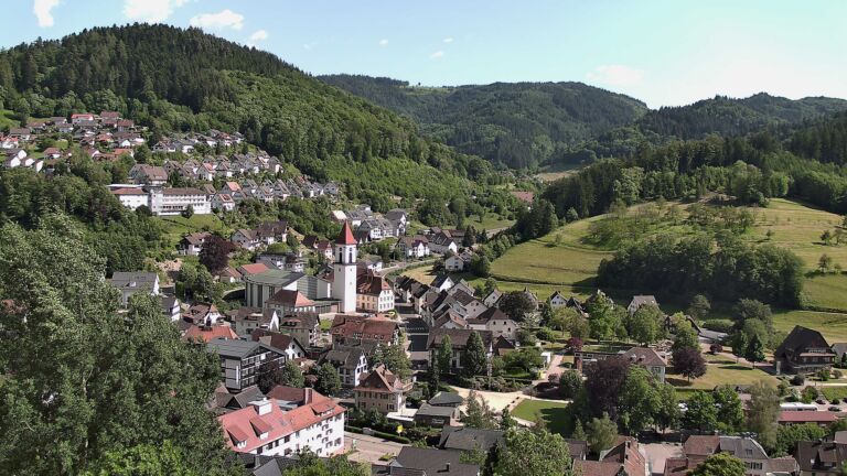 Dieses Bild zeigt eine Webcam-Aufnahme von Ottenhöfen, aufgenommen am Freitag, den 29.05.2026 um 16:40 Uhr