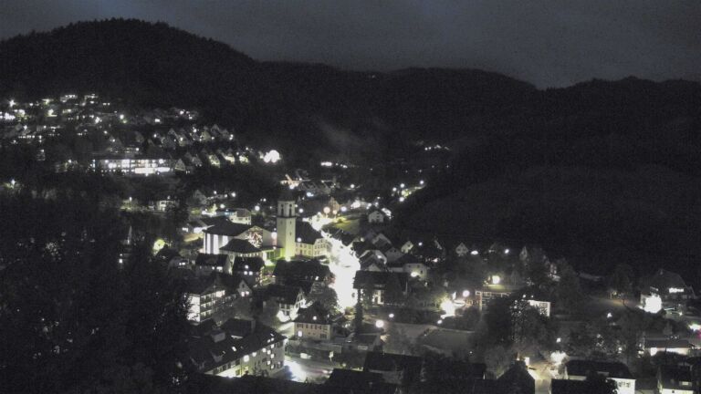 Dieses Bild zeigt eine Webcam-Aufnahme von Ottenhöfen, aufgenommen am Mittwoch, den 21.10.2026 um 19:10 Uhr