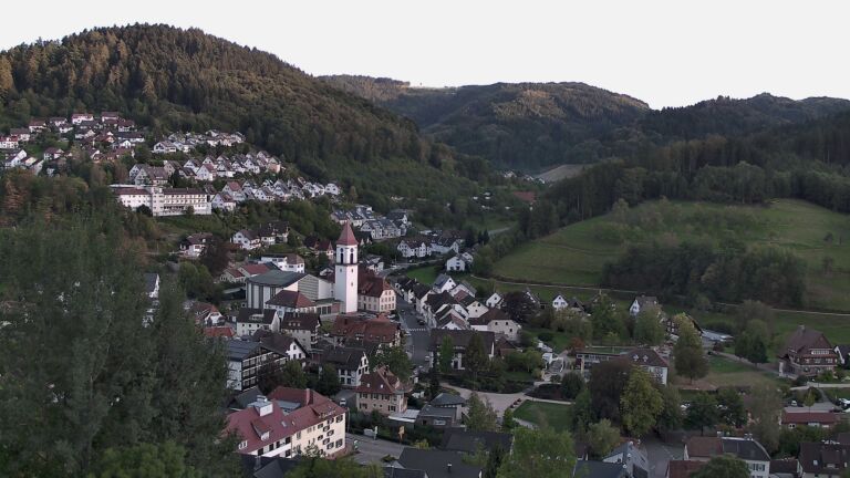 Dieses Bild zeigt eine Webcam-Aufnahme von Ottenhöfen, aufgenommen am Samstag, den 19.09.2026 um 19:00 Uhr
