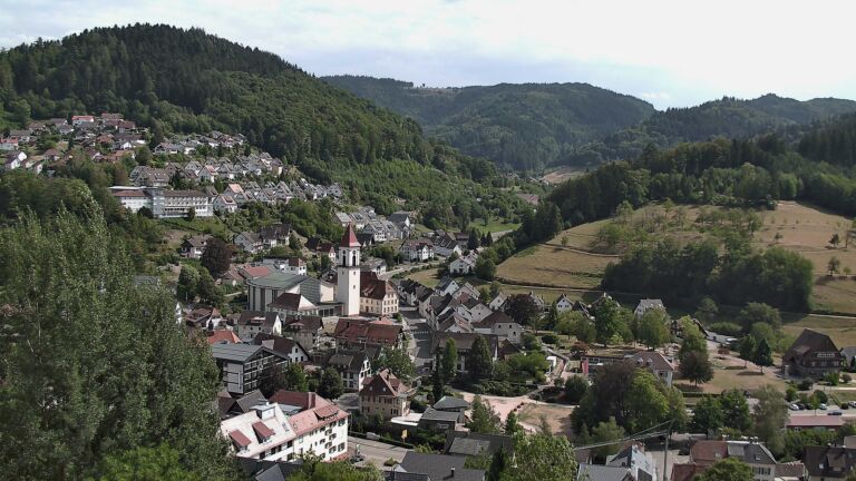 Dieses Bild zeigt eine Webcam-Aufnahme von Ottenhöfen, aufgenommen am Montag, den 10.08.2026 um 15:40 Uhr
