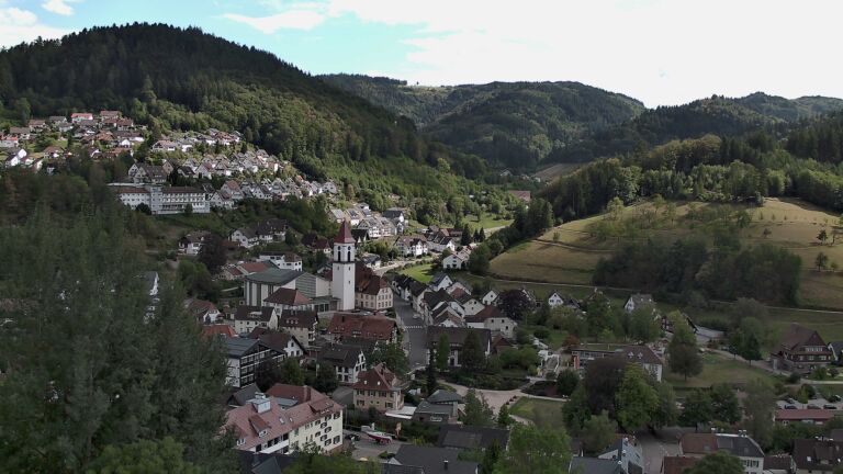 Dieses Bild zeigt eine Webcam-Aufnahme von Ottenhöfen, aufgenommen am Dienstag, den 01.09.2026 um 15:50 Uhr