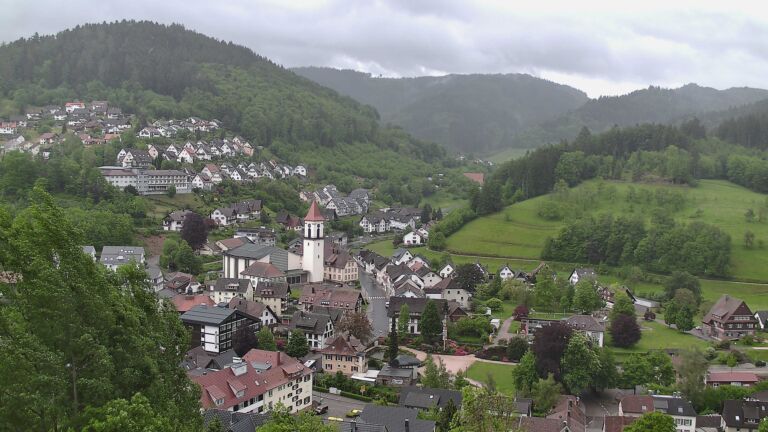 Dieses Bild zeigt eine Webcam-Aufnahme von Ottenhöfen, aufgenommen am Montag, den 11.05.2026 um 15:10 Uhr