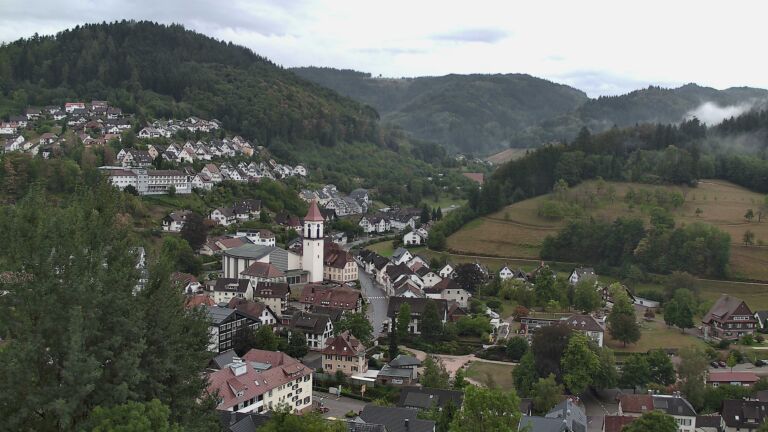 Dieses Bild zeigt eine Webcam-Aufnahme von Ottenhöfen, aufgenommen am Freitag, den 28.08.2026 um 11:10 Uhr