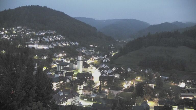 Dieses Bild zeigt eine Webcam-Aufnahme von Ottenhöfen, aufgenommen am Dienstag, den 20.10.2026 um 19:00 Uhr