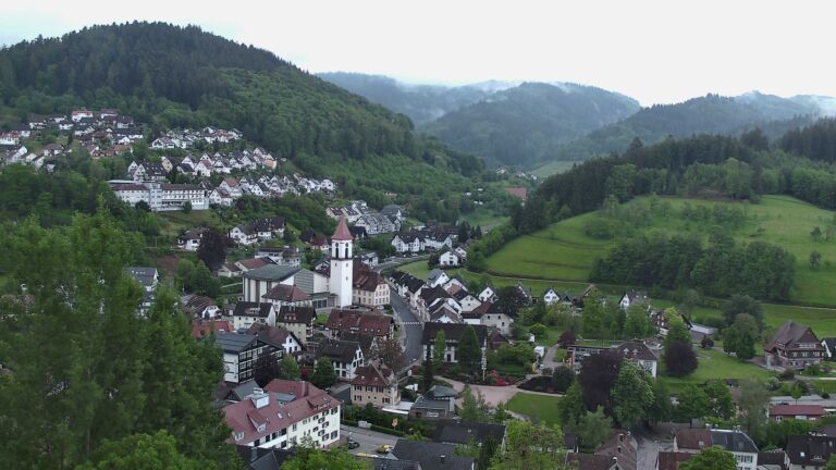 Dieses Bild zeigt eine Webcam-Aufnahme von Ottenhöfen, aufgenommen am Dienstag, den 12.05.2026 um 06:10 Uhr