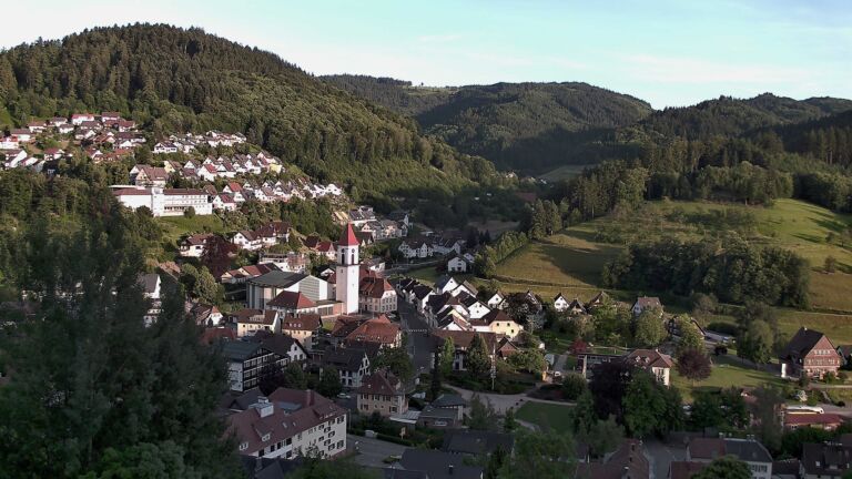 Dieses Bild zeigt eine Webcam-Aufnahme von Ottenhöfen, aufgenommen am Sonntag, den 07.06.2026 um 20:20 Uhr