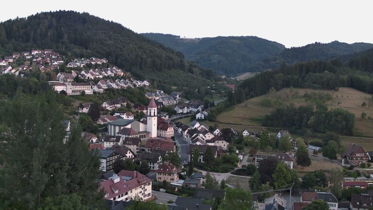 Dieses Bild zeigt eine Webcam-Aufnahme von Ottenhöfen, aufgenommen am Samstag, den 01.08.2026 um 20:40 Uhr