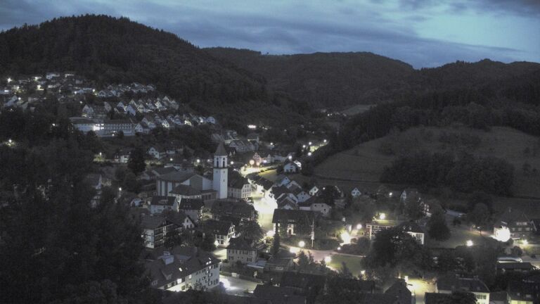 Dieses Bild zeigt eine Webcam-Aufnahme von Ottenhöfen, aufgenommen am Sonntag, den 07.06.2026 um 04:30 Uhr