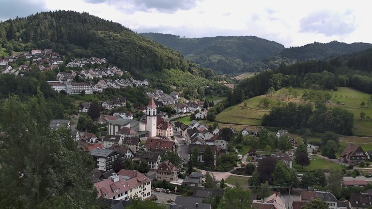 Dieses Bild zeigt eine Webcam-Aufnahme von Ottenhöfen, aufgenommen am Dienstag, den 30.06.2026 um 15:30 Uhr
