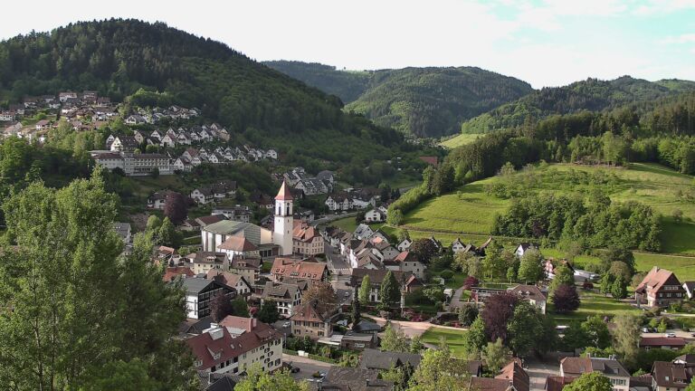 Dieses Bild zeigt eine Webcam-Aufnahme von Ottenhöfen, aufgenommen am Mittwoch, den 13.05.2026 um 07:40 Uhr