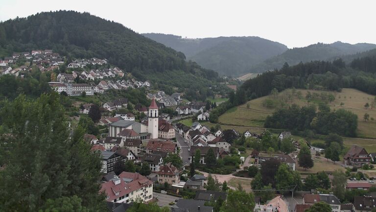 Dieses Bild zeigt eine Webcam-Aufnahme von Ottenhöfen, aufgenommen am Mittwoch, den 15.07.2026 um 10:50 Uhr