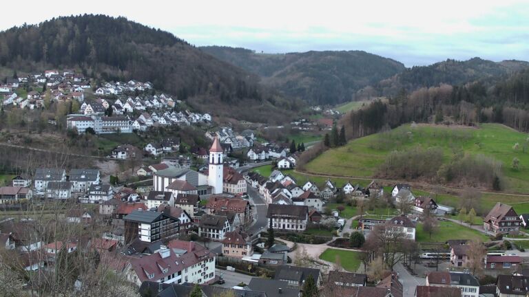 Dieses Bild zeigt eine Webcam-Aufnahme von Ottenhöfen, aufgenommen am Montag, den 06.04.2026 um 07:00 Uhr