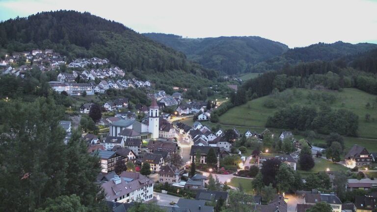 Dieses Bild zeigt eine Webcam-Aufnahme von Ottenhöfen, aufgenommen am Samstag, den 16.05.2026 um 21:30 Uhr