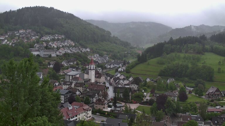 Dieses Bild zeigt eine Webcam-Aufnahme von Ottenhöfen, aufgenommen am Mittwoch, den 06.05.2026 um 19:40 Uhr
