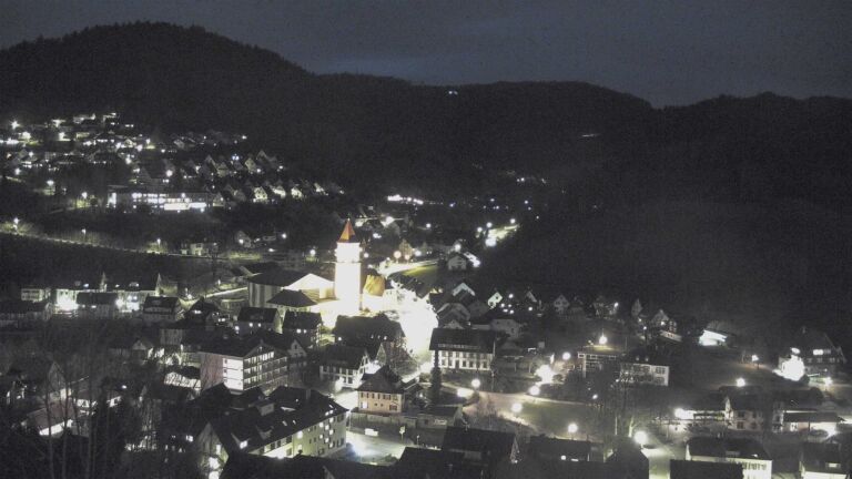 Dieses Bild zeigt eine Webcam-Aufnahme von Ottenhöfen, aufgenommen am Sonntag, den 15.02.2026 um 18:30 Uhr