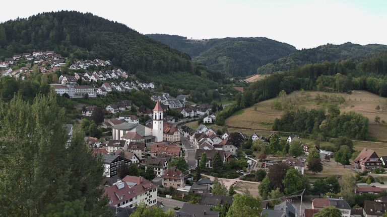 Dieses Bild zeigt eine Webcam-Aufnahme von Ottenhöfen, aufgenommen am Sonntag, den 09.08.2026 um 07:40 Uhr