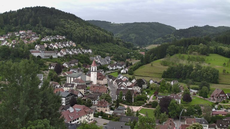 Dieses Bild zeigt eine Webcam-Aufnahme von Ottenhöfen, aufgenommen am Dienstag, den 16.06.2026 um 11:00 Uhr