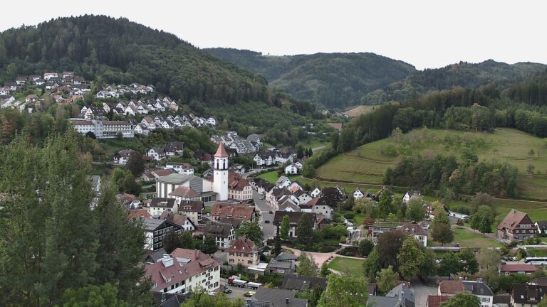 Dieses Bild zeigt eine Webcam-Aufnahme von Ottenhöfen, aufgenommen am Montag, den 14.09.2026 um 08:10 Uhr