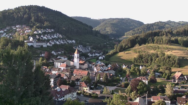 Dieses Bild zeigt eine Webcam-Aufnahme von Ottenhöfen, aufgenommen am Donnerstag, den 09.07.2026 um 06:50 Uhr