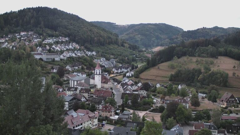 Dieses Bild zeigt eine Webcam-Aufnahme von Ottenhöfen, aufgenommen am Mittwoch, den 19.08.2026 um 06:10 Uhr