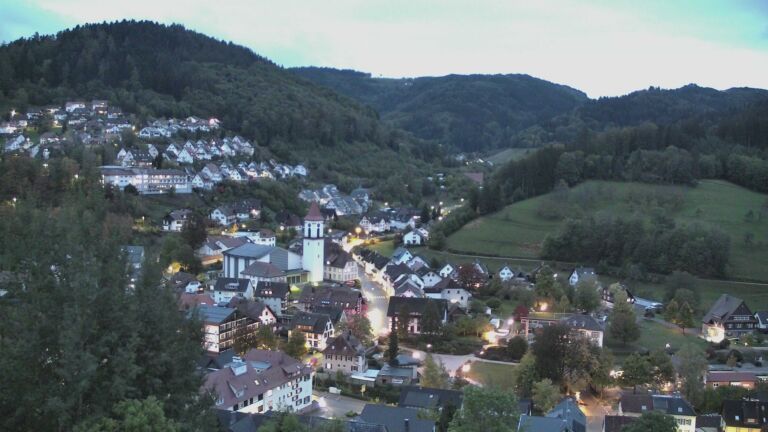 Dieses Bild zeigt eine Webcam-Aufnahme von Ottenhöfen, aufgenommen am Samstag, den 24.10.2026 um 18:40 Uhr