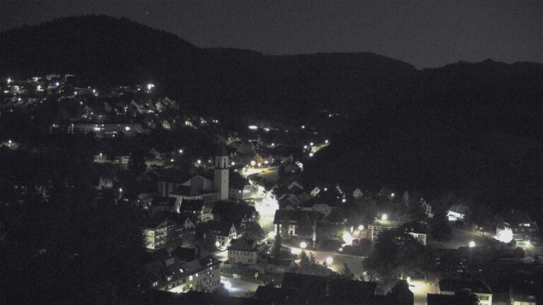 Dieses Bild zeigt eine Webcam-Aufnahme von Ottenhöfen, aufgenommen am Montag, den 25.05.2026 um 23:30 Uhr
